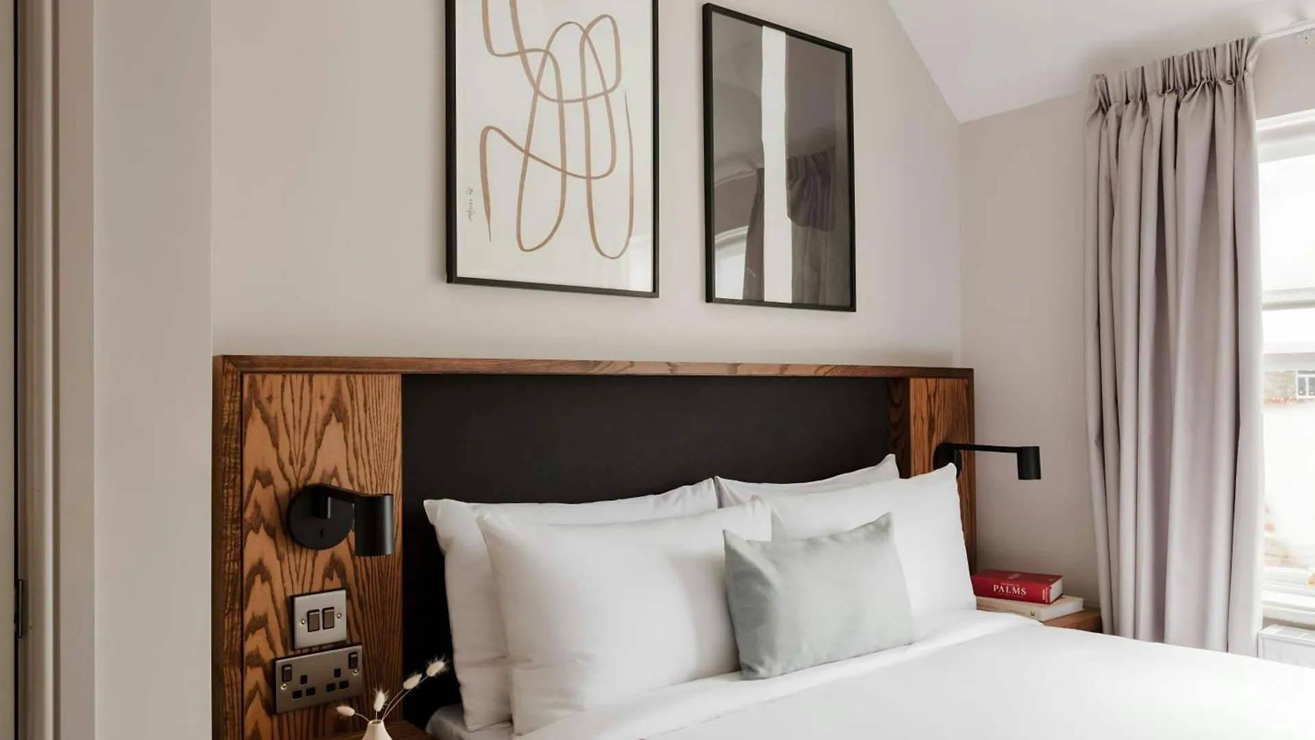 ****  The Earl Hotel Leeson Street, Sonder By Marriott Bonvoy Dublin Ireland