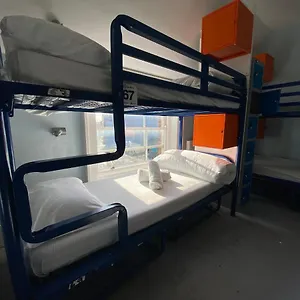  Hostal Dorms