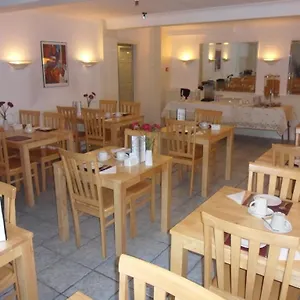 2* Hotel Leeson Downtown